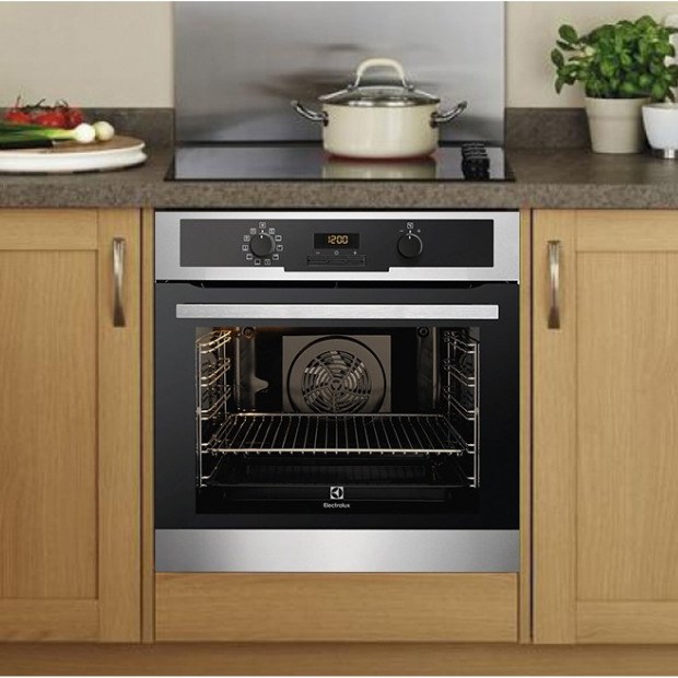 sua-lo-nuong-electrolux-1